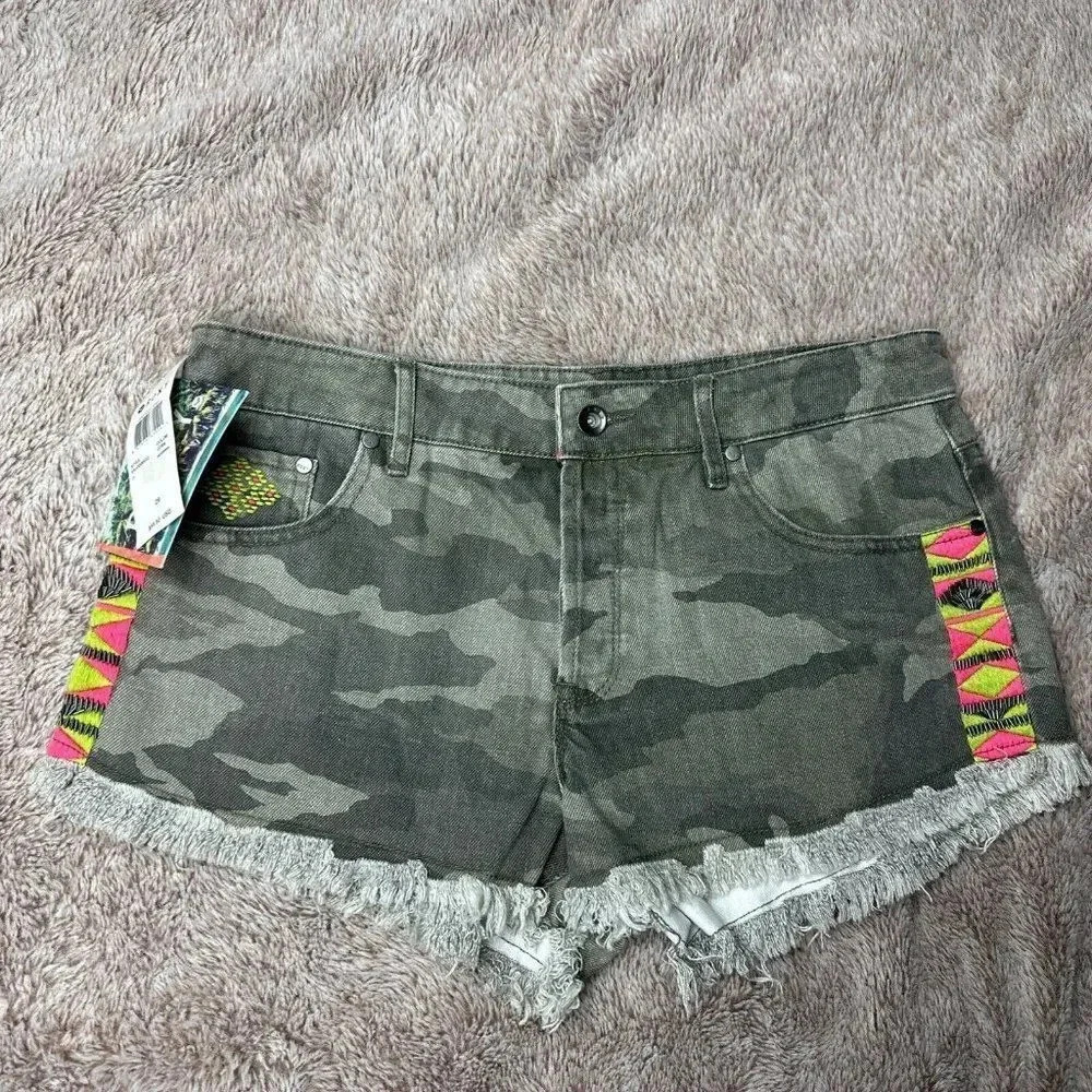 Roxy Denim Shorts Breaking Camo Cutoff Mid Rise Women's Frayed Beaded New - Picture 11 of 16